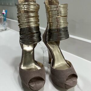Bebe Jealous sandals tpegld, size 8, worn few times but in excellent condition